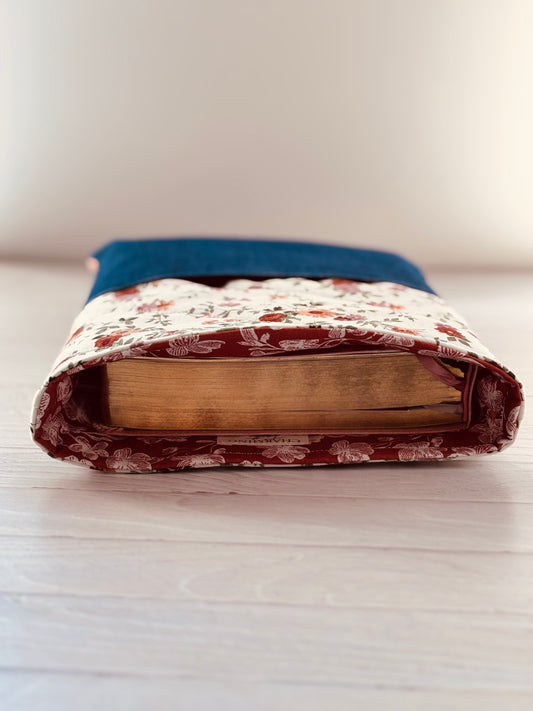 Handmade Quilted Bible Sleeve with Pocket