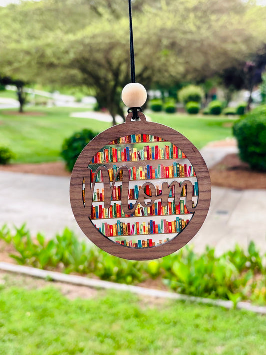“Mom” Bookshelf Car Charm – Laser-Cut Wooden Ornament for Book-Loving Moms