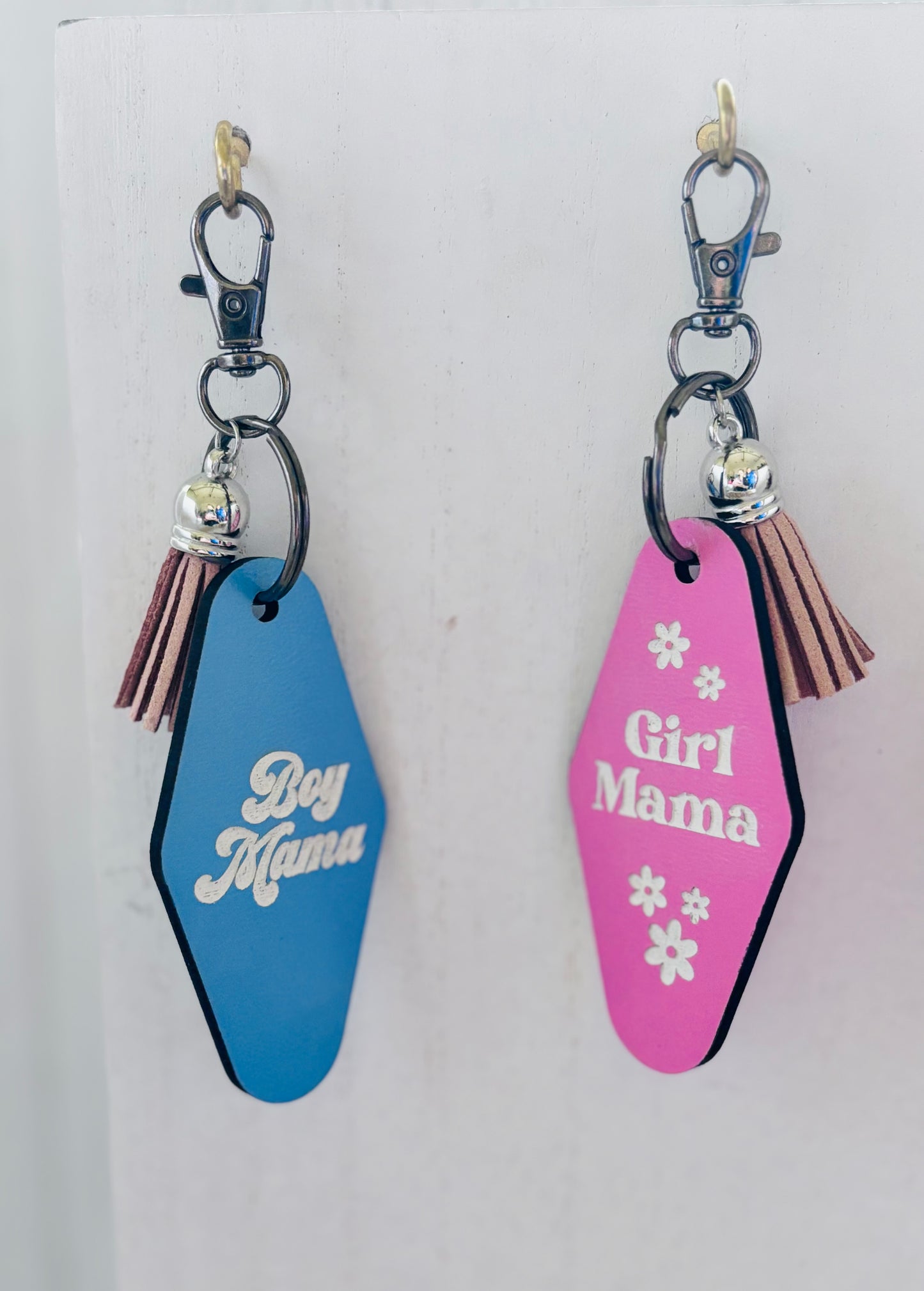 Retro Motel Keychains for Moms – Funny & Sweet Designs with Tassel | Gift for Mom Life