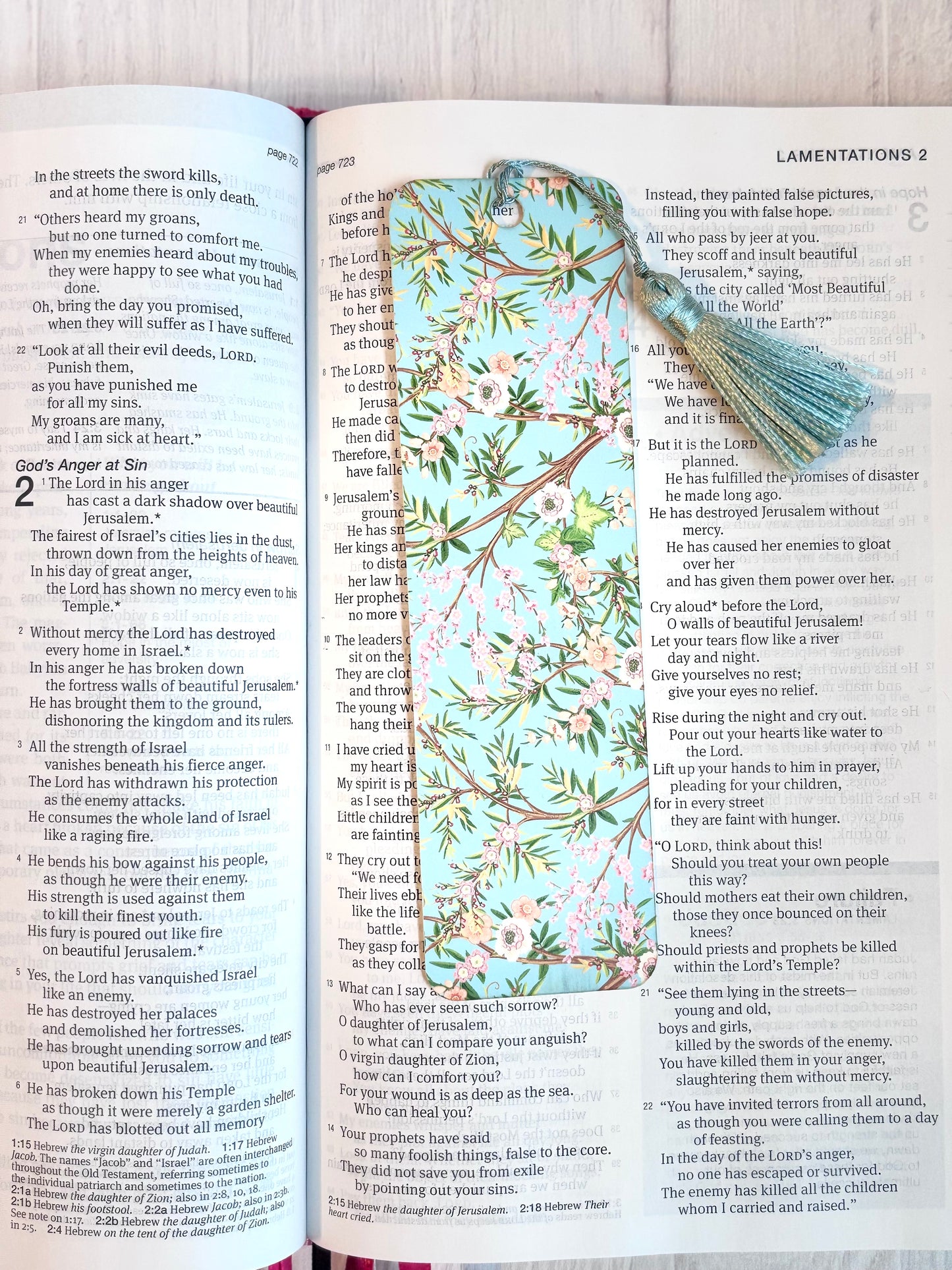 Blue Chinoiserie Floral Bookmark – Elegant & Flexible with Tassel