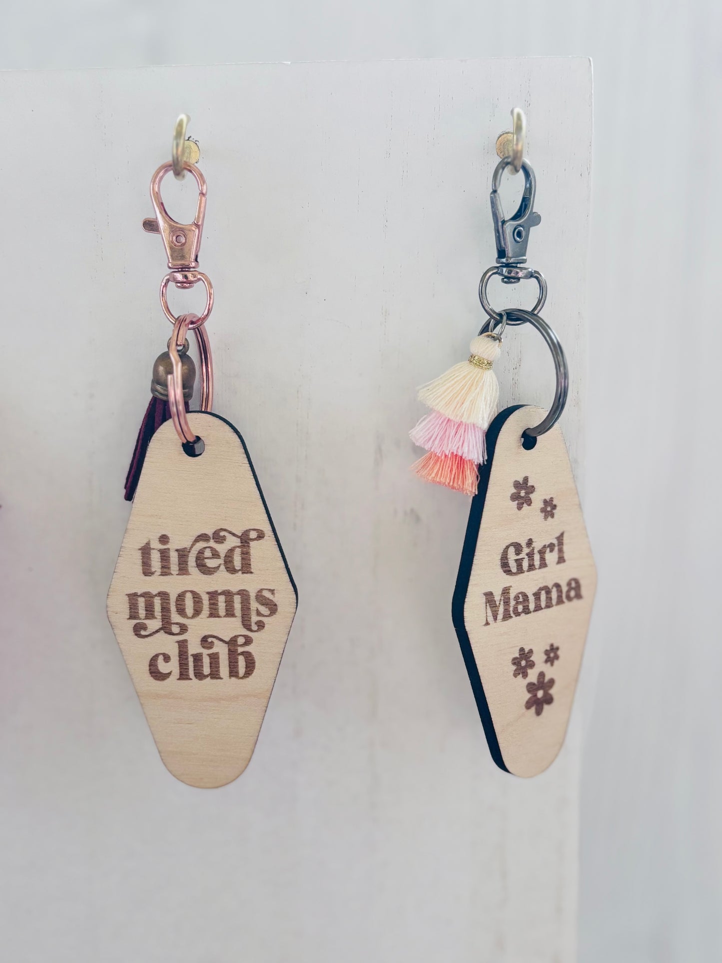 Retro Motel Keychains for Moms – Funny & Sweet Designs with Tassel | Gift for Mom Life
