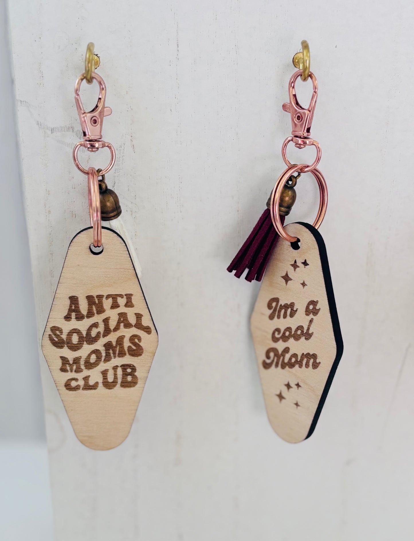 Retro Motel Keychains for Moms – Funny & Sweet Designs with Tassel | Gift for Mom Life