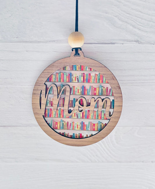 “Mom” Bookshelf Car Charm – Laser-Cut Wooden Ornament for Book-Loving Moms